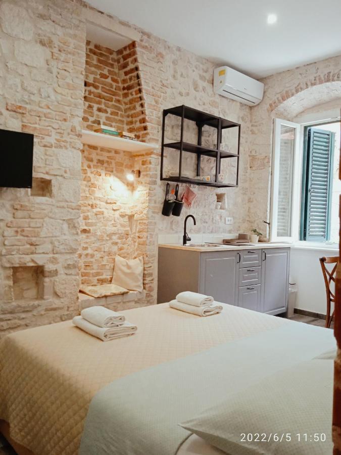 Rooms And Apartments Djanovic Сплит Екстериор снимка