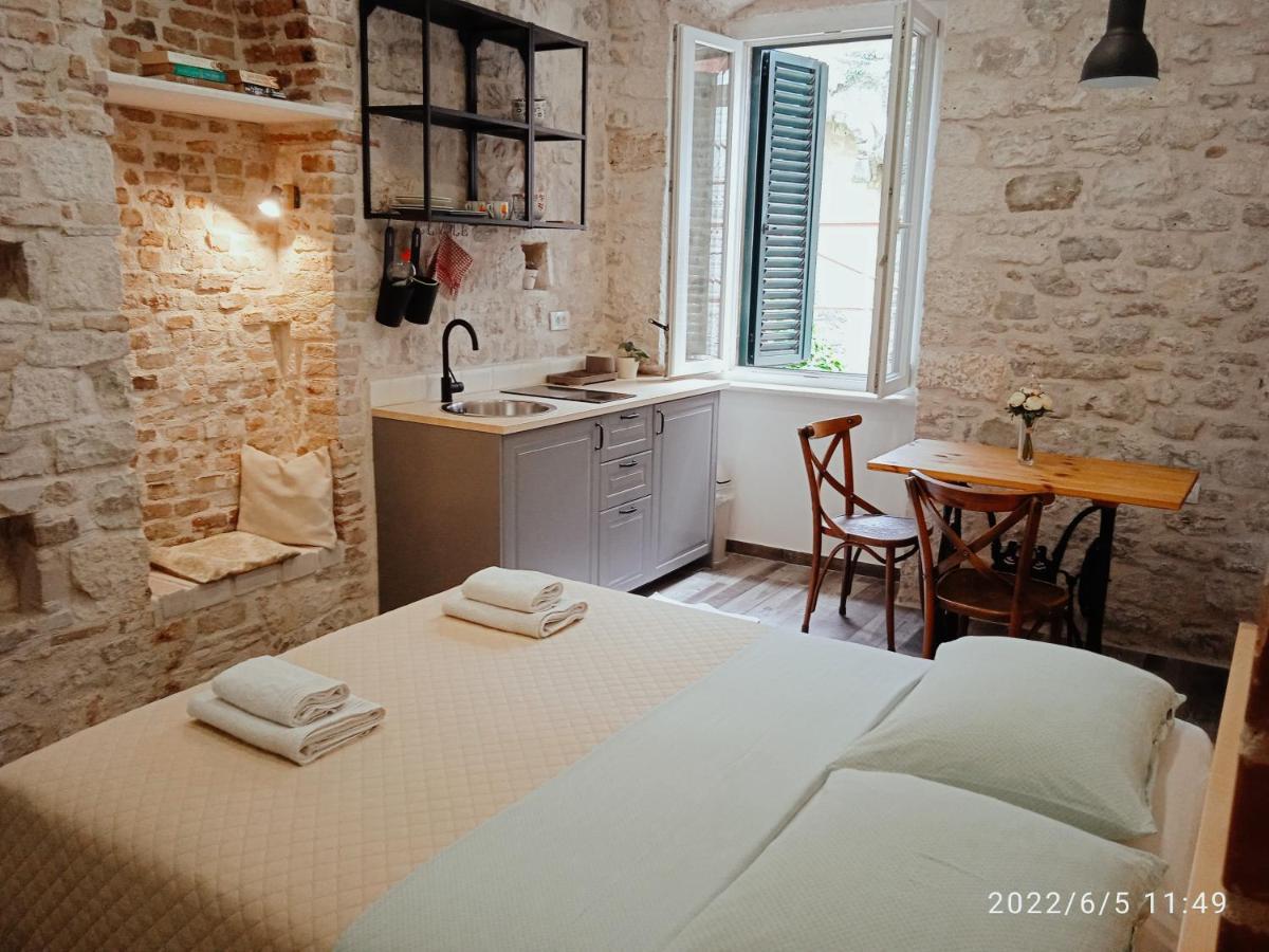 Rooms And Apartments Djanovic Сплит Екстериор снимка