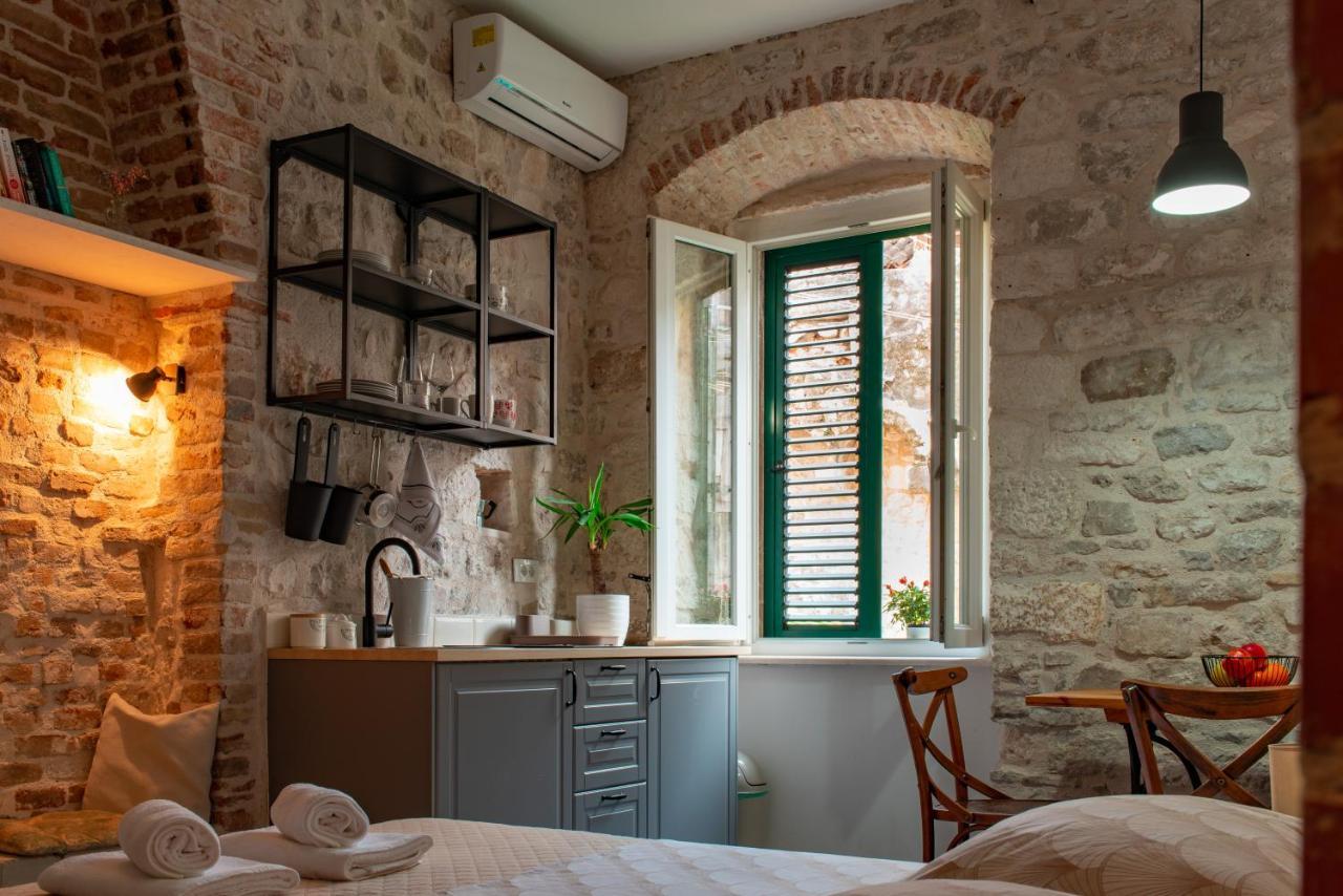 Rooms And Apartments Djanovic Сплит Екстериор снимка