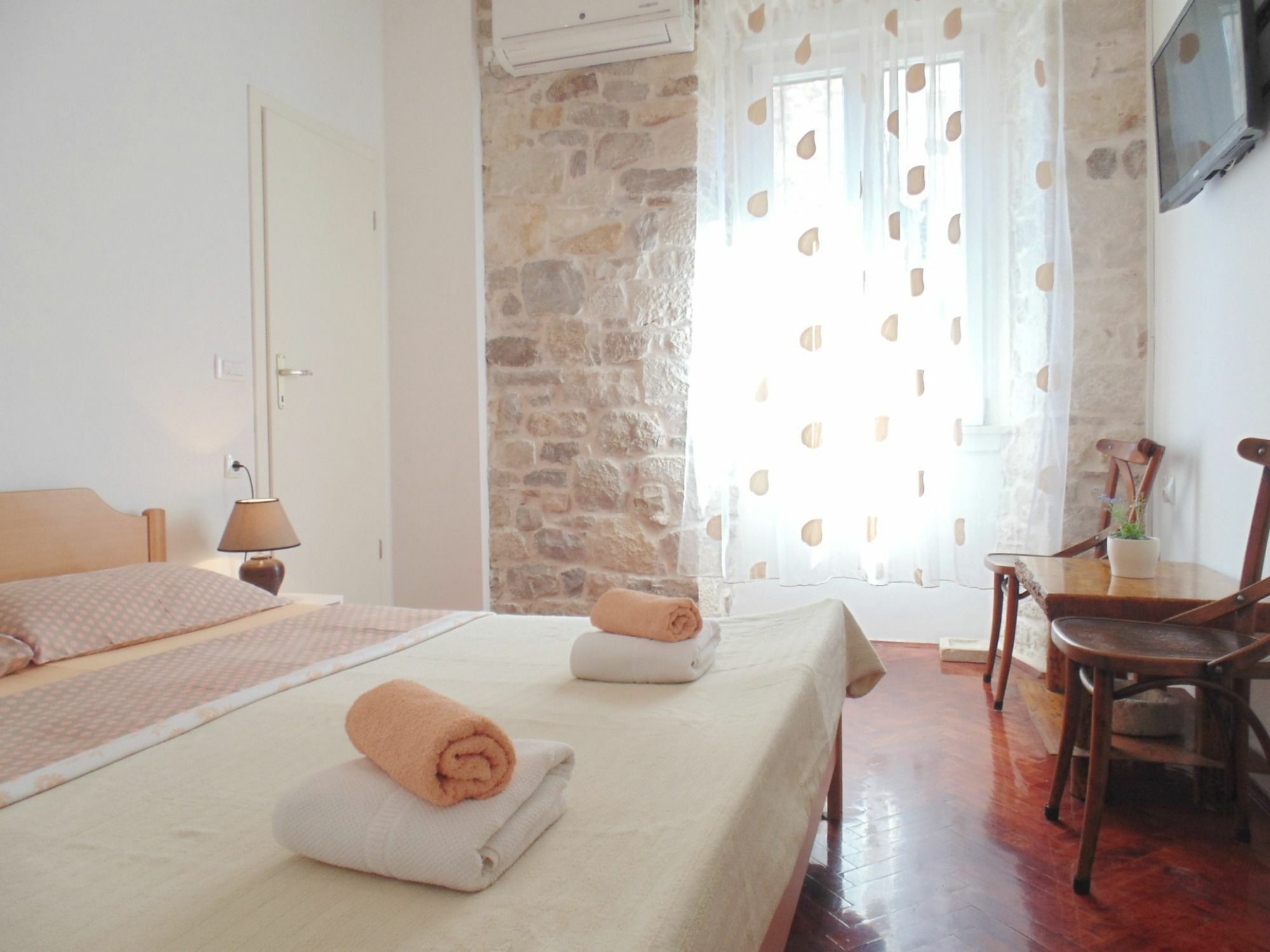 Rooms And Apartments Djanovic Сплит Екстериор снимка